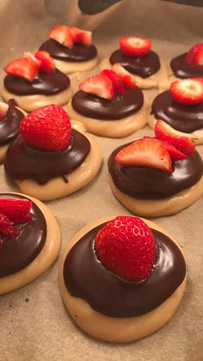 Cashew Ice Cream Bites with Chocolate Sauce - My Store